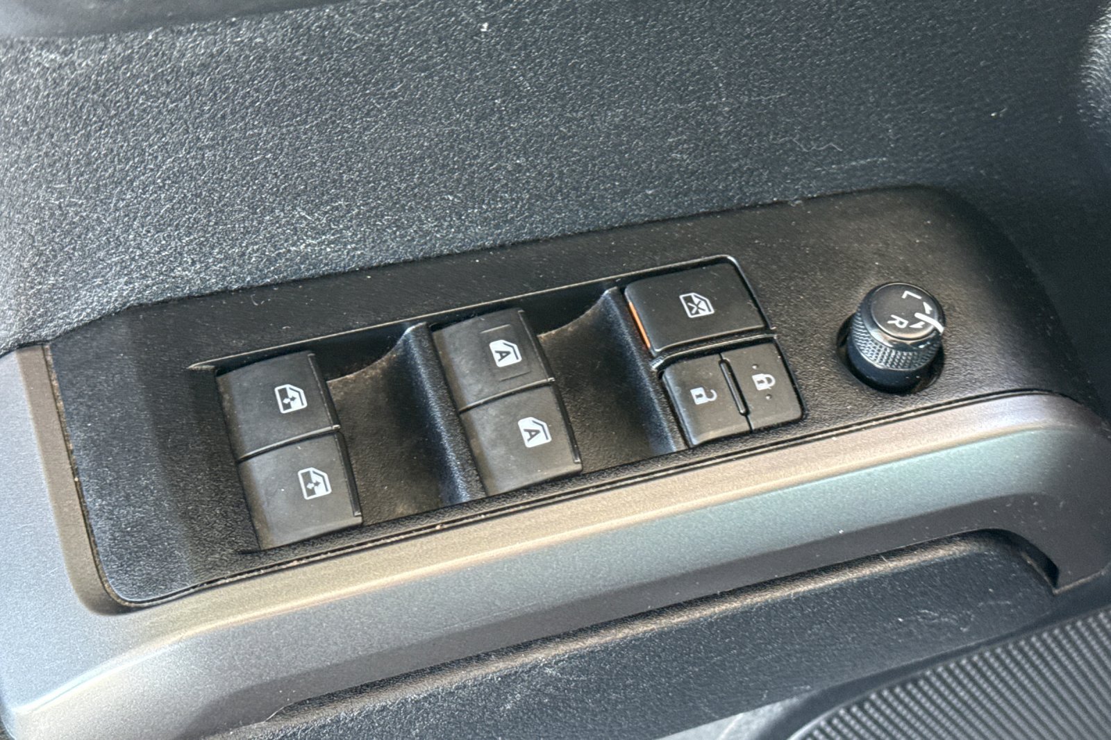 Used 2023 Toyota Tacoma SR5 RWD image 18
