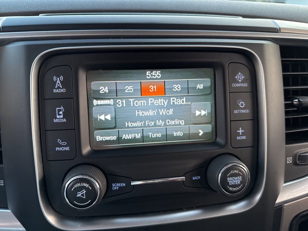 Used 2020 RAM 1500 Classic SLT image 27