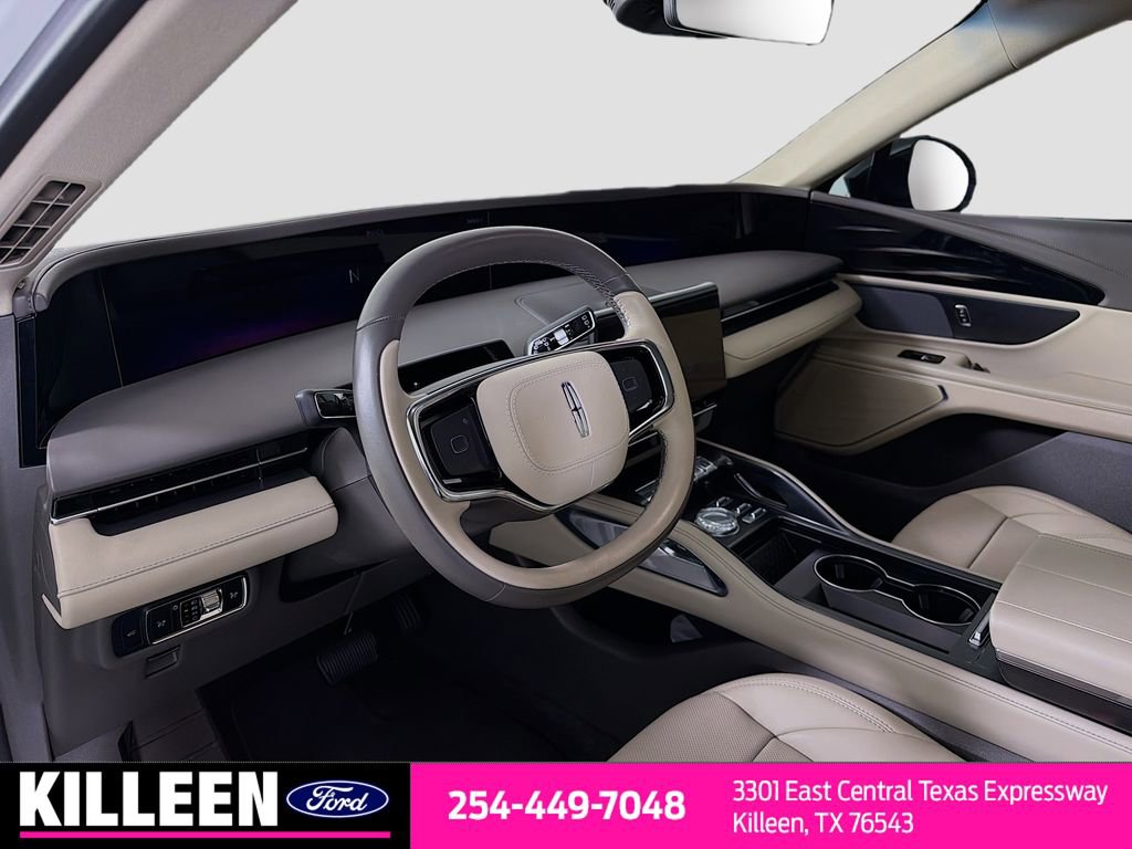 Used 2024 Lincoln Nautilus Premier image 10