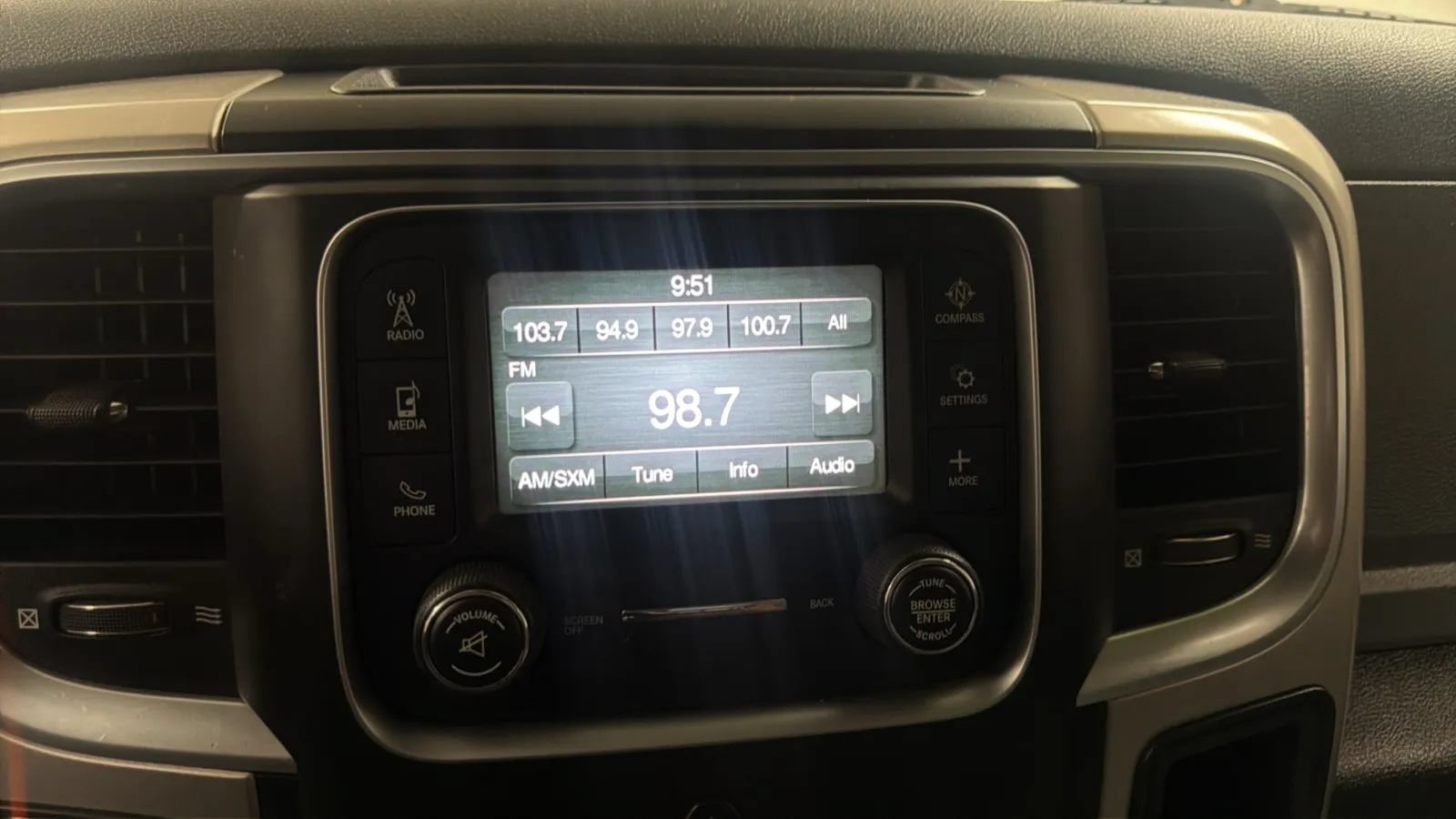 Used 2020 RAM 1500 Classic SLT RWD image 13