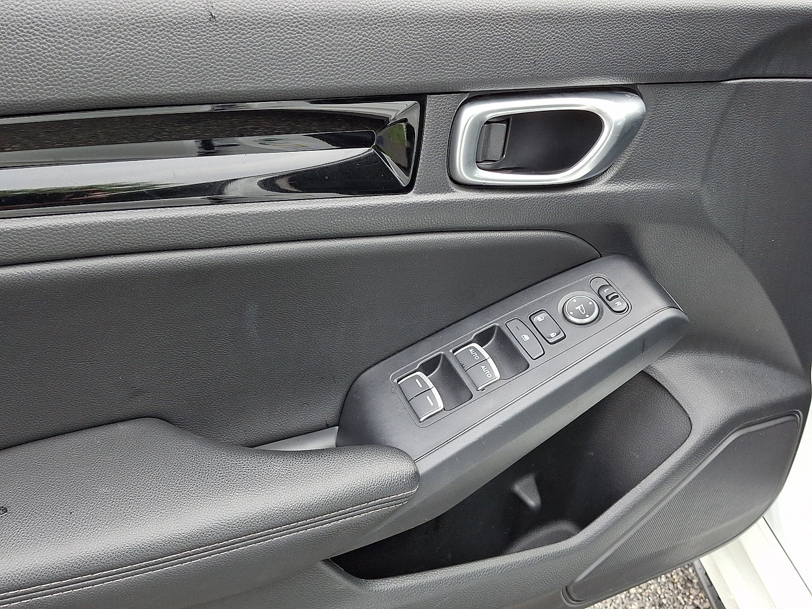 Used 2023 Honda Civic EX-L image 12
