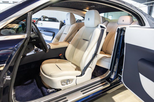 Used 2017 Rolls-Royce Wraith RWD image 30