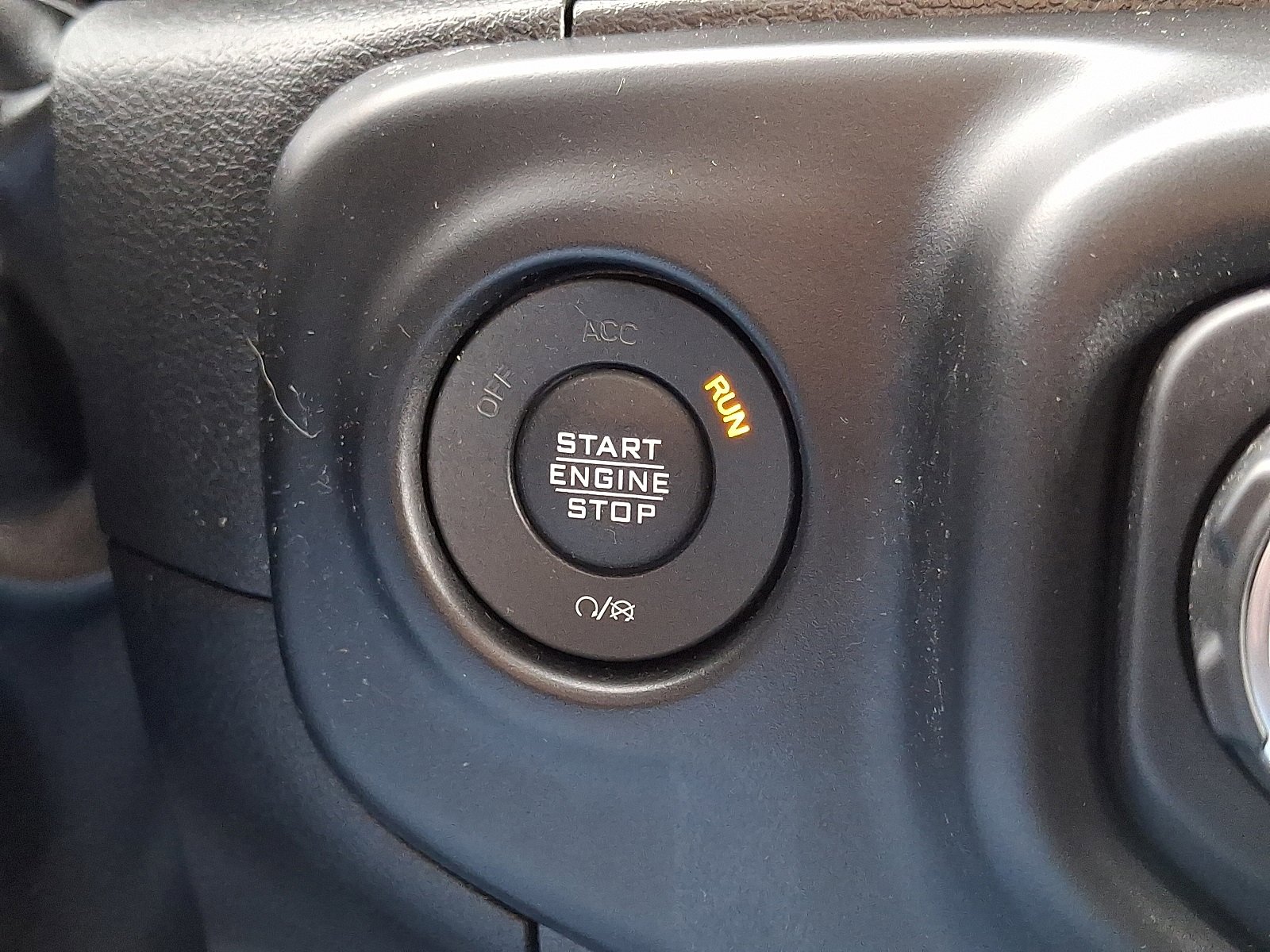 Used 2022 Jeep Gladiator Willys image 25