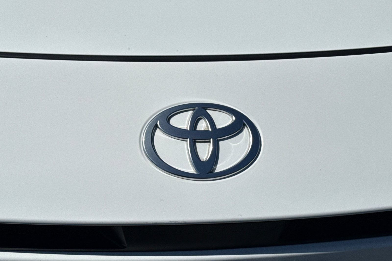 Used 2025 Toyota Camry LE FWD image 8