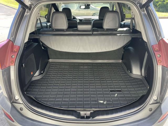 Used 2015 Toyota RAV4 Limited w/ Technology Package AWD/4WD image 9