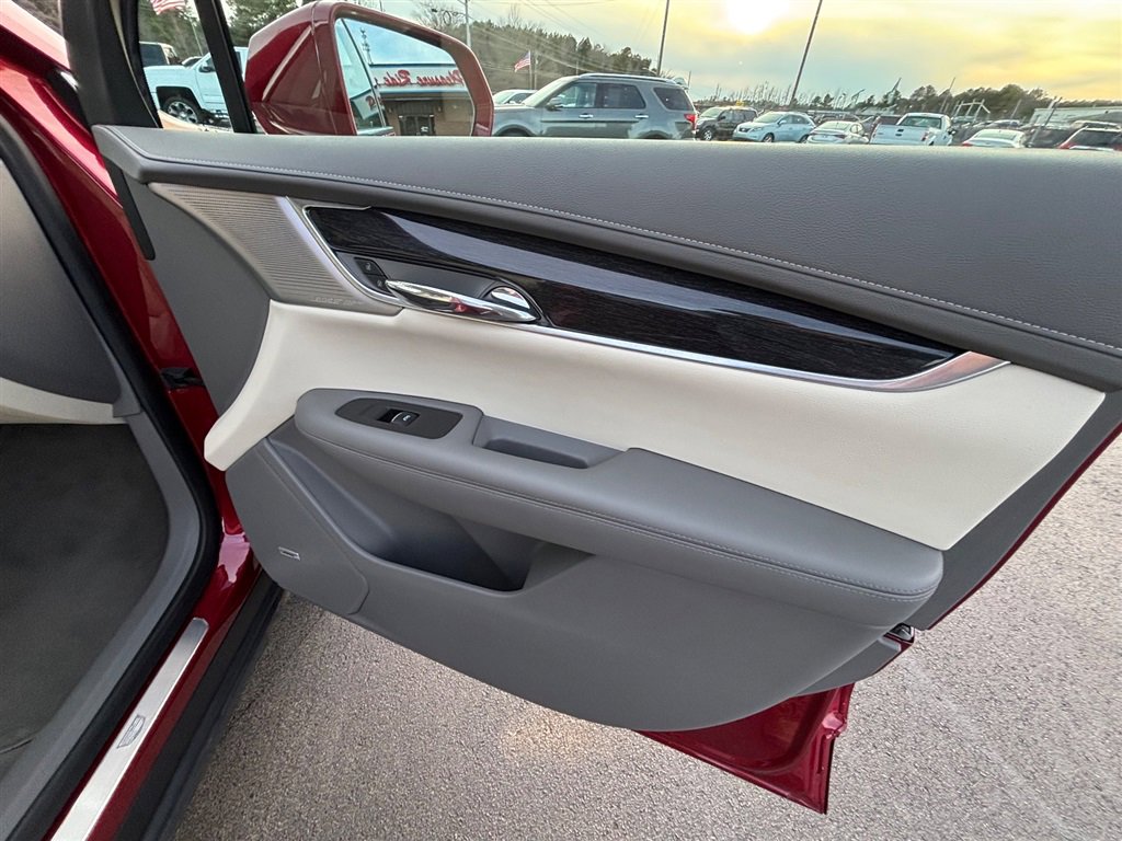 Used 2020 Cadillac XT6 Premium Luxury image 39