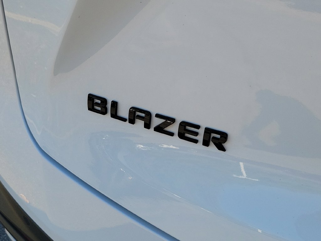 Used 2026 Chevrolet Blazer LT w/ Convenience Package FWD image 11