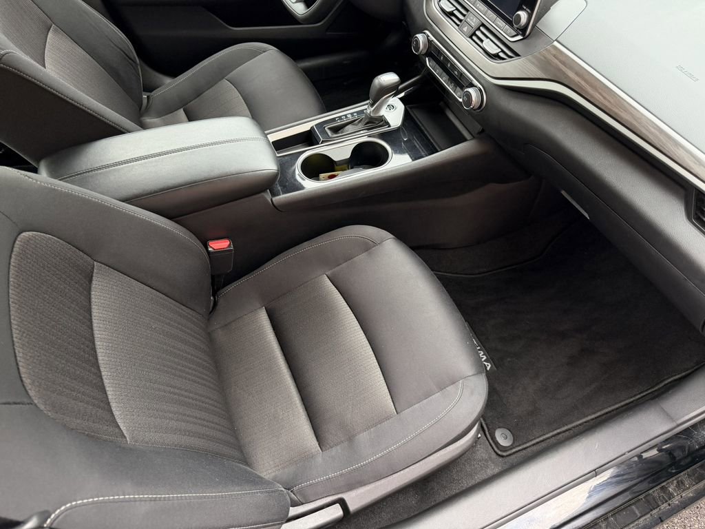 Used 2024 Nissan Altima 2.5 SV image 24