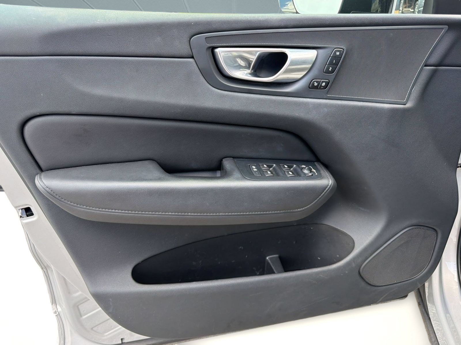 Certified 2024 Volvo XC60 B5 Plus AWD/4WD image 13