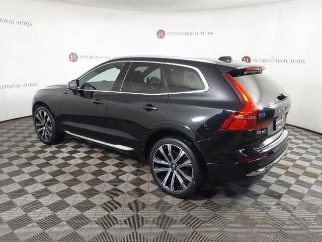 Used 2023 Volvo XC60 B5 Ultimate w/ Climate Package image 7