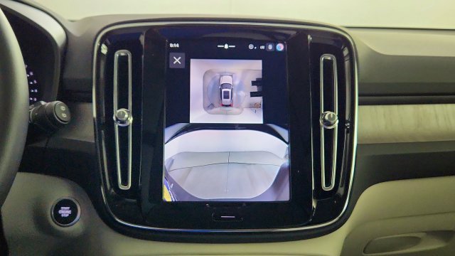 New 2026 Volvo XC40 B5 Plus w/ Protection Package Premier AWD/4WD image 19