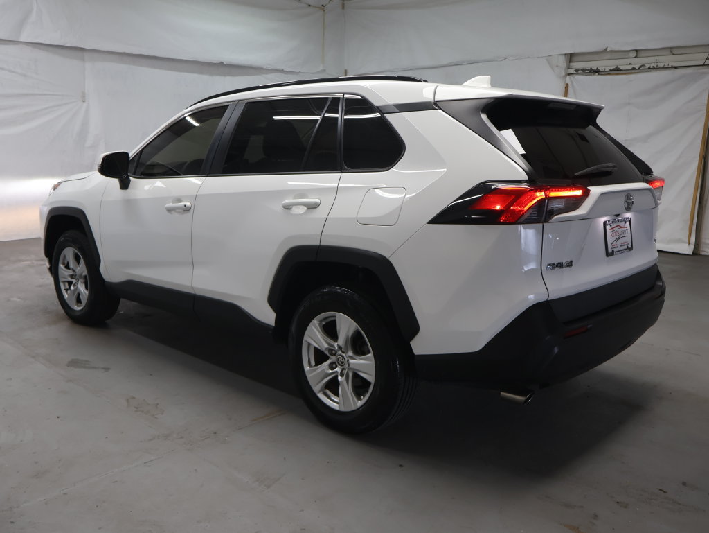 Used 2021 Toyota RAV4 XLE w/ Convenience Package FWD image 5