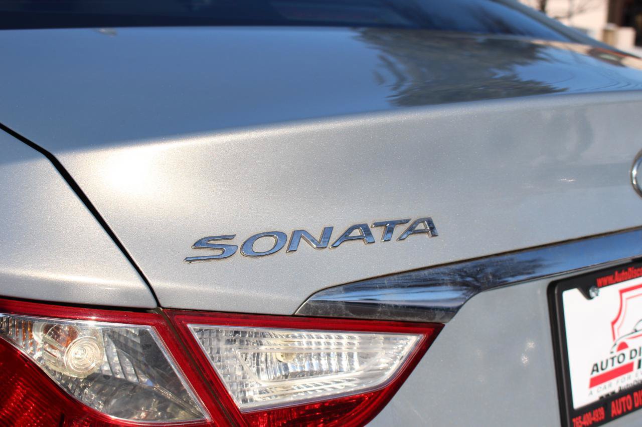 Used 2011 Hyundai Sonata Limited w/ Navigation Pkg 5 FWD image 46