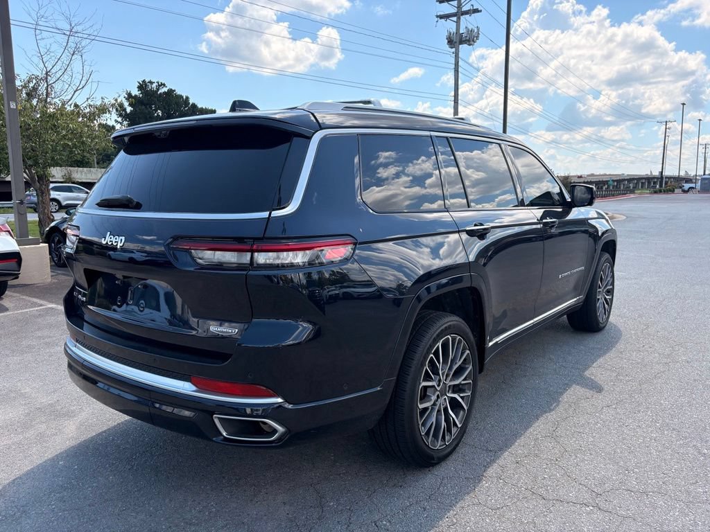 Used 2023 Jeep Grand Cherokee L Summit AWD/4WD image 8