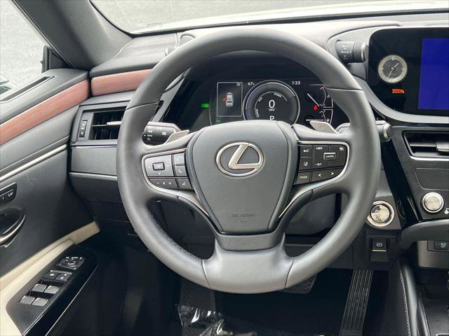 Certified 2025 Lexus ES 300h w/ Premium Package image 26