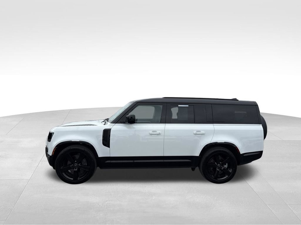 Used 2025 Land Rover Defender 130 X-Dynamic SE AWD/4WD image 9