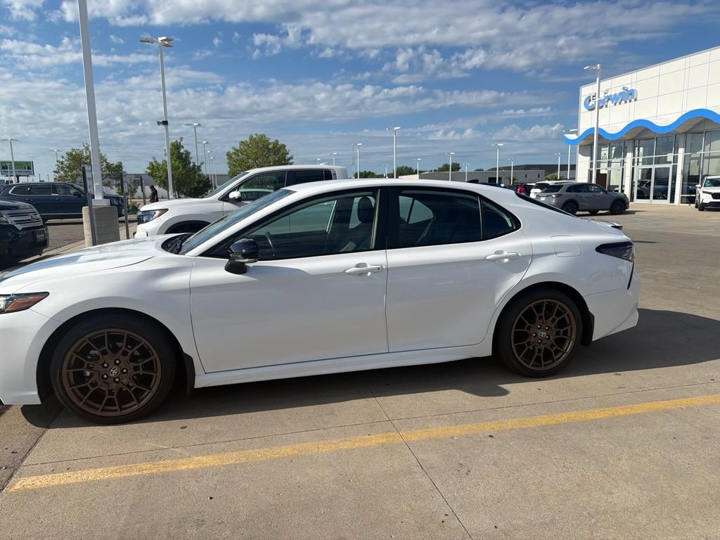 Used 2023 Toyota Camry SE w/ Convenience Package AWD/4WD image 5