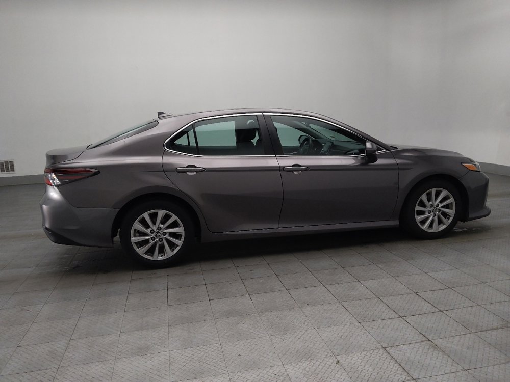 Used 2022 Toyota Camry LE image 10