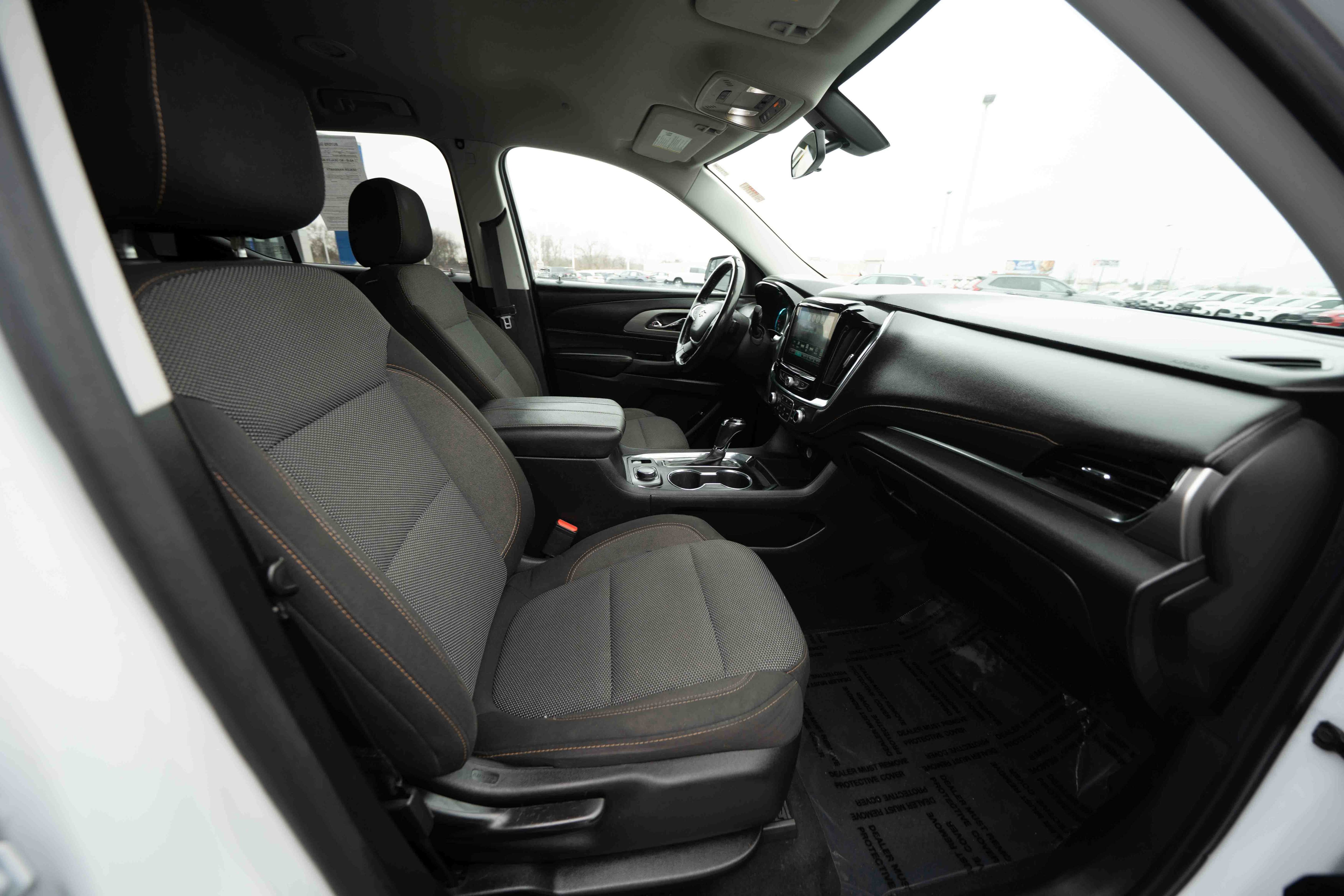 Used 2018 Chevrolet Traverse LT image 27