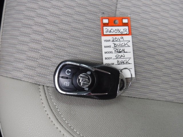 Used 2019 Buick Regal Preferred image 35