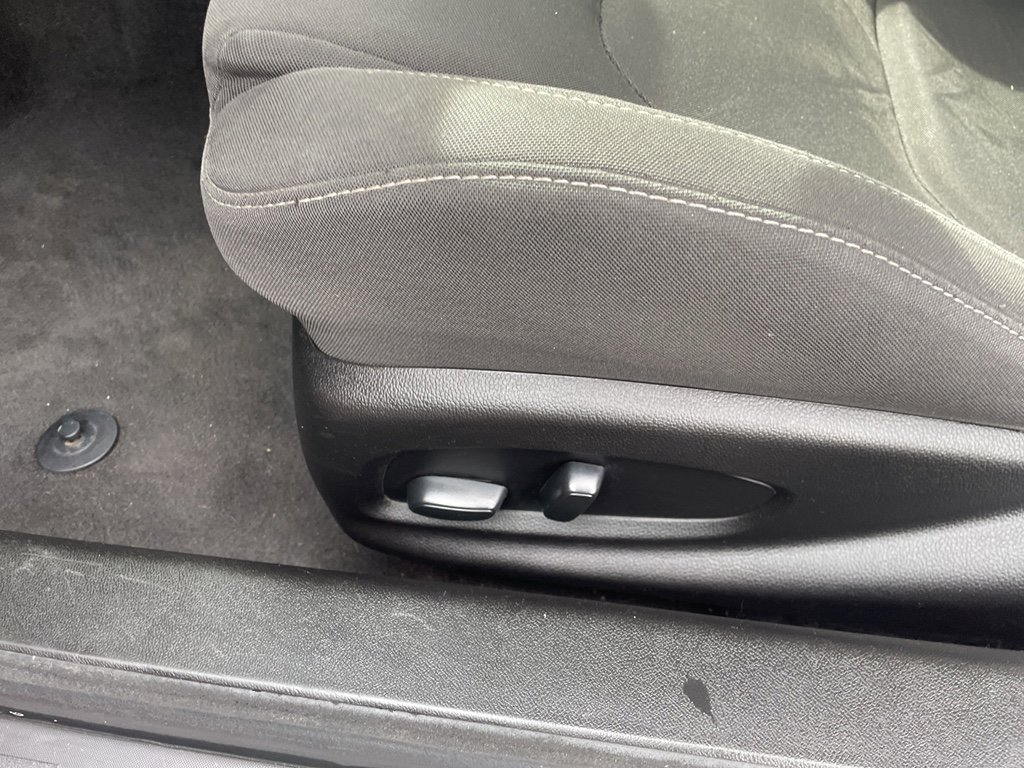 Used 2020 Chevrolet Camaro LT image 16