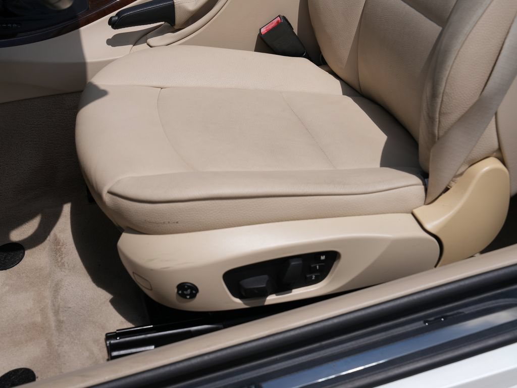 Used 2013 BMW 328i Convertible RWD image 21