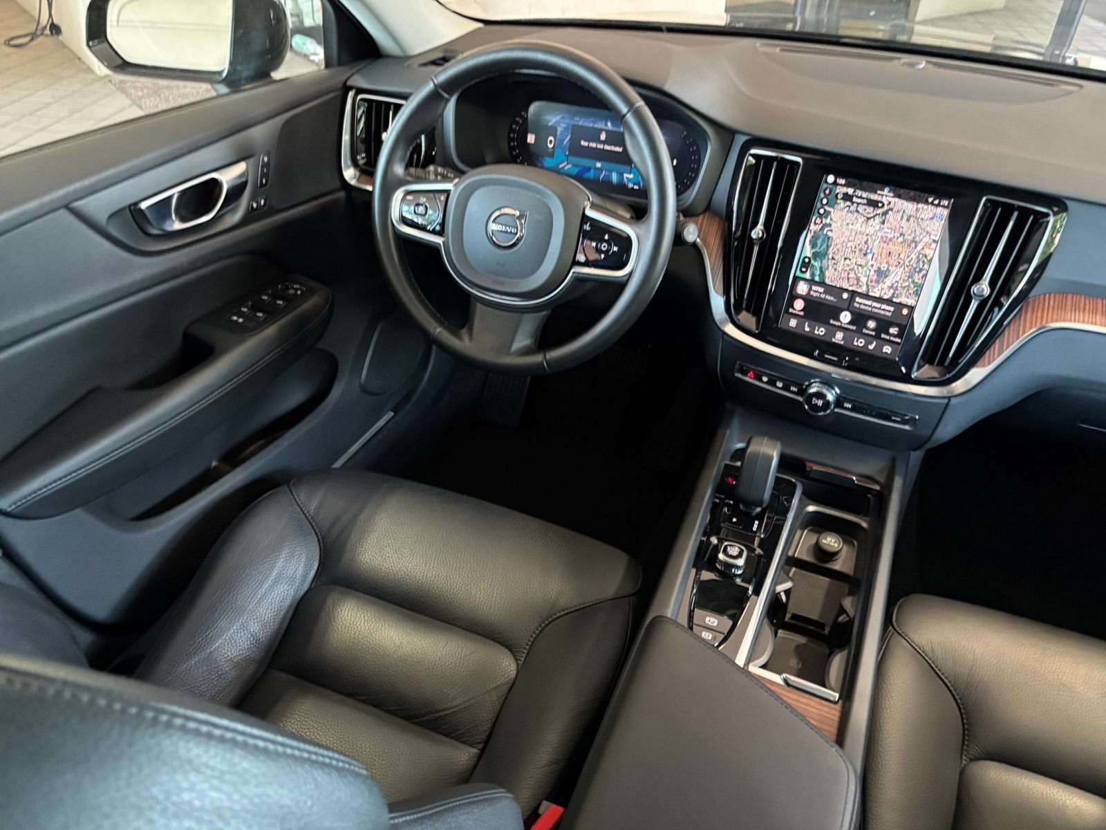 Used 2025 Volvo V60 B5 Cross Country Plus AWD/4WD image 34