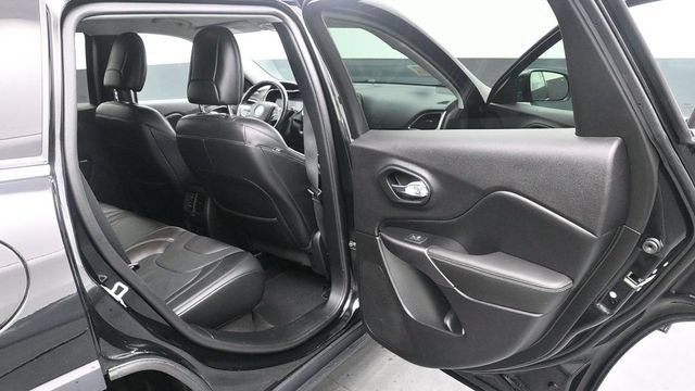 Used 2020 Jeep Cherokee Limited AWD/4WD image 18