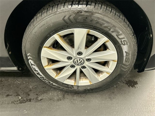 Used 2018 Volkswagen Golf S image 11