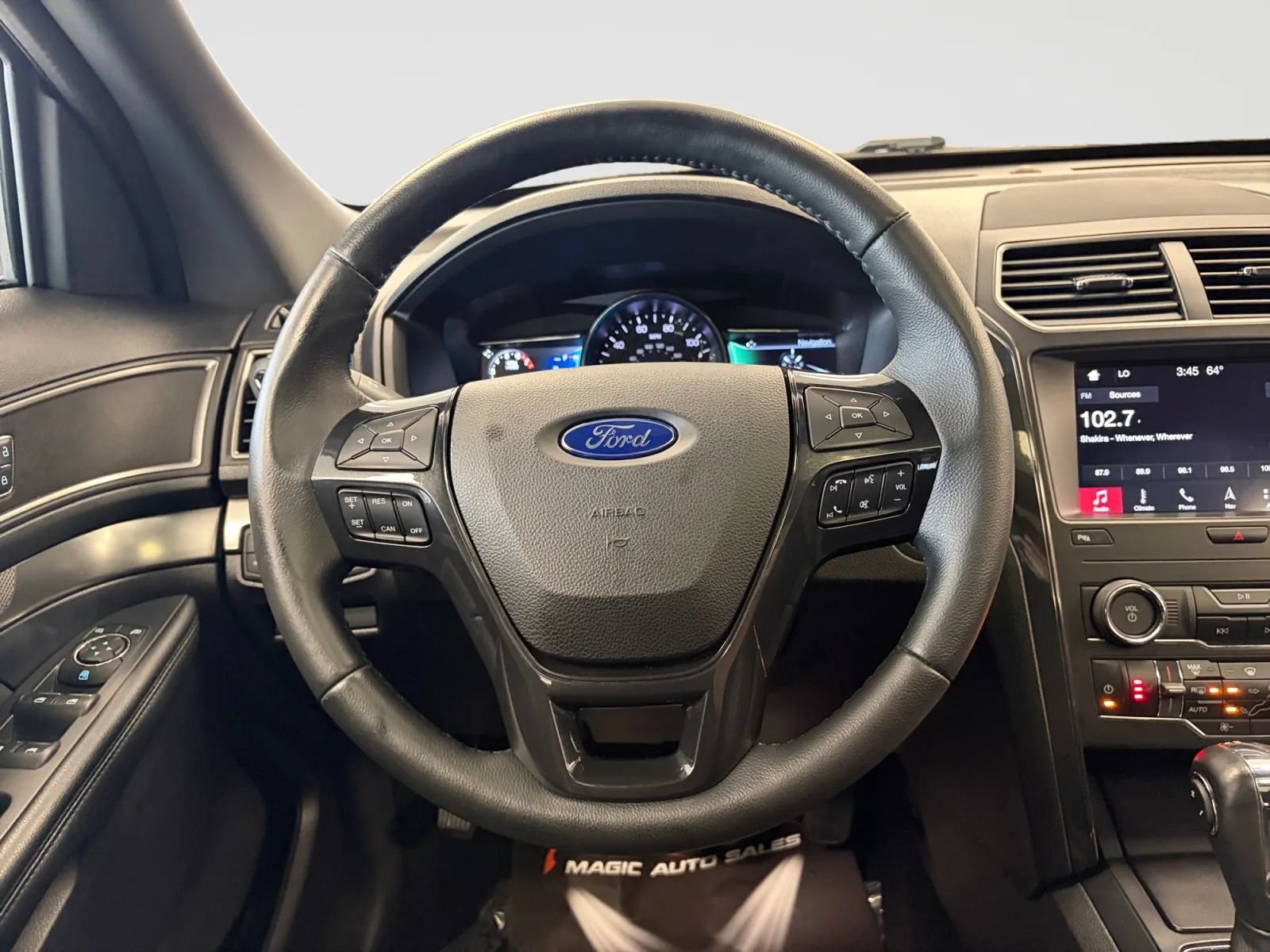 Used 2019 Ford Explorer XLT w/ Equipment Group 202A AWD/4WD image 31