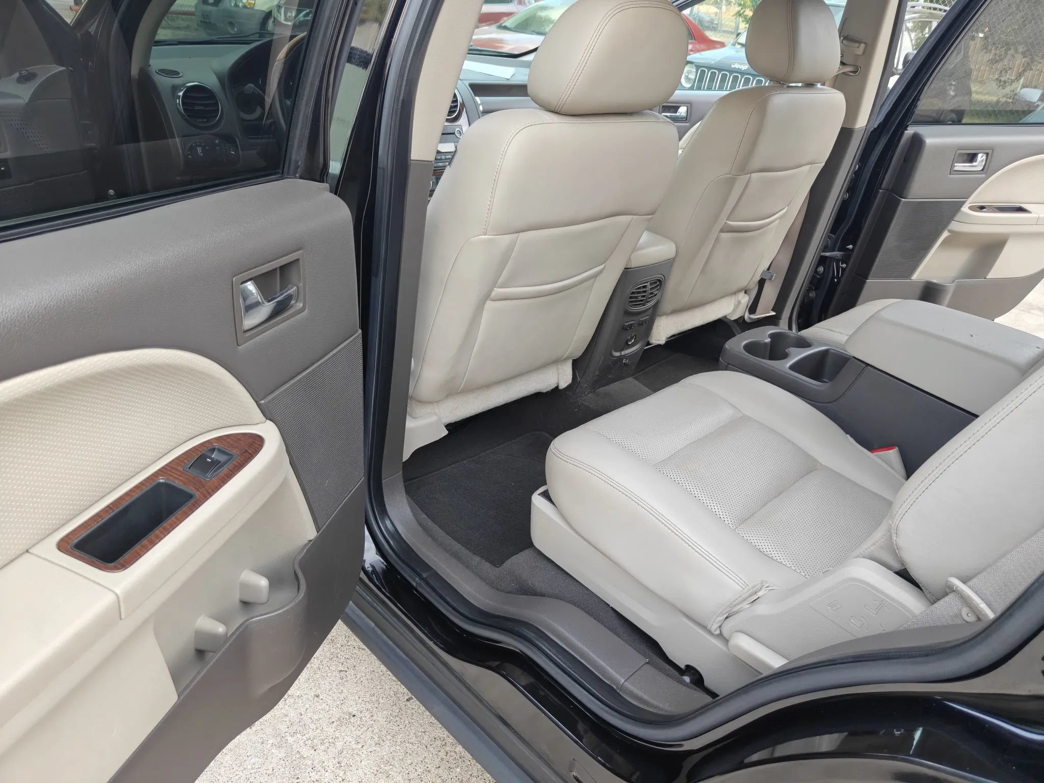 Used 2008 Ford Taurus X Limited FWD image 13