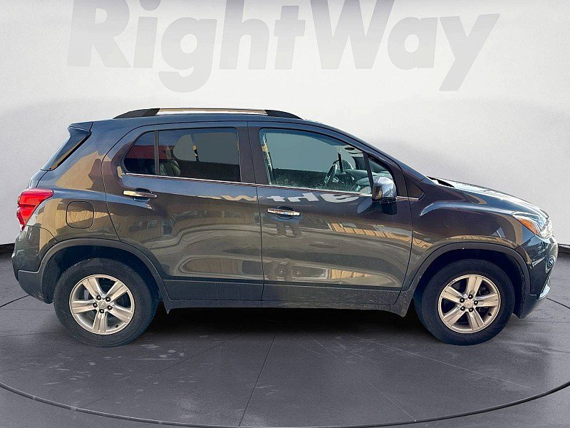 Used 2019 Chevrolet Trax LT w/ LT Convenience Package image 6