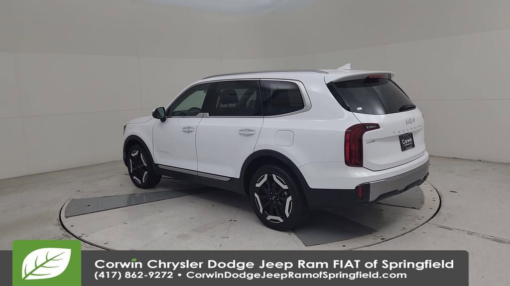 Used 2025 Kia Telluride S FWD image 11