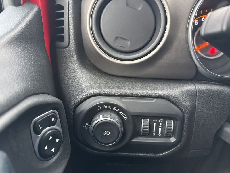 Used 2018 Jeep Wrangler Unlimited Sport S image 28