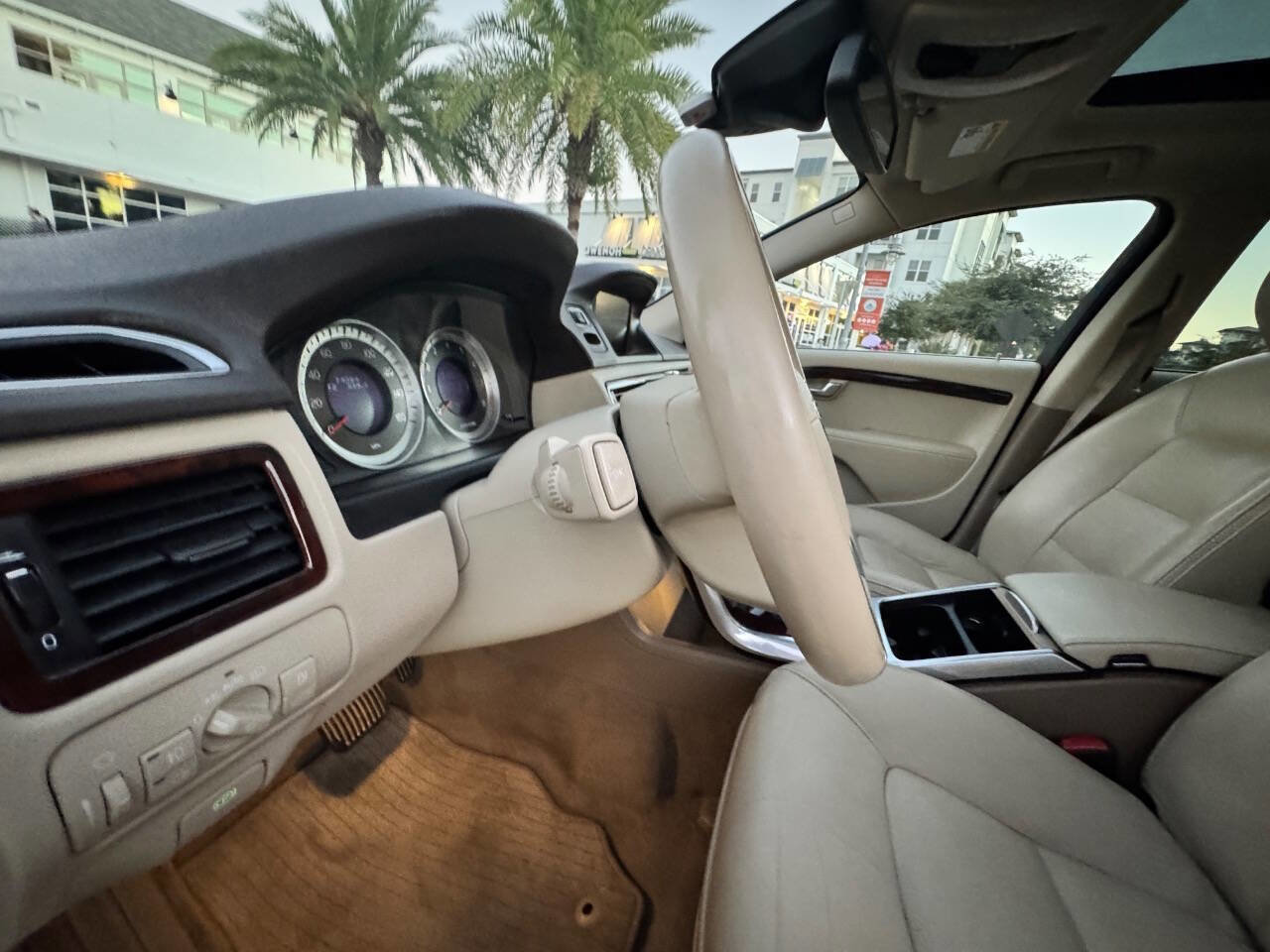 Used 2013 Volvo XC70 3.2 image 25