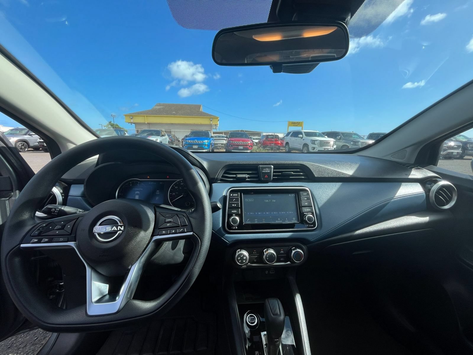 Used 2025 Nissan Versa SV FWD image 31