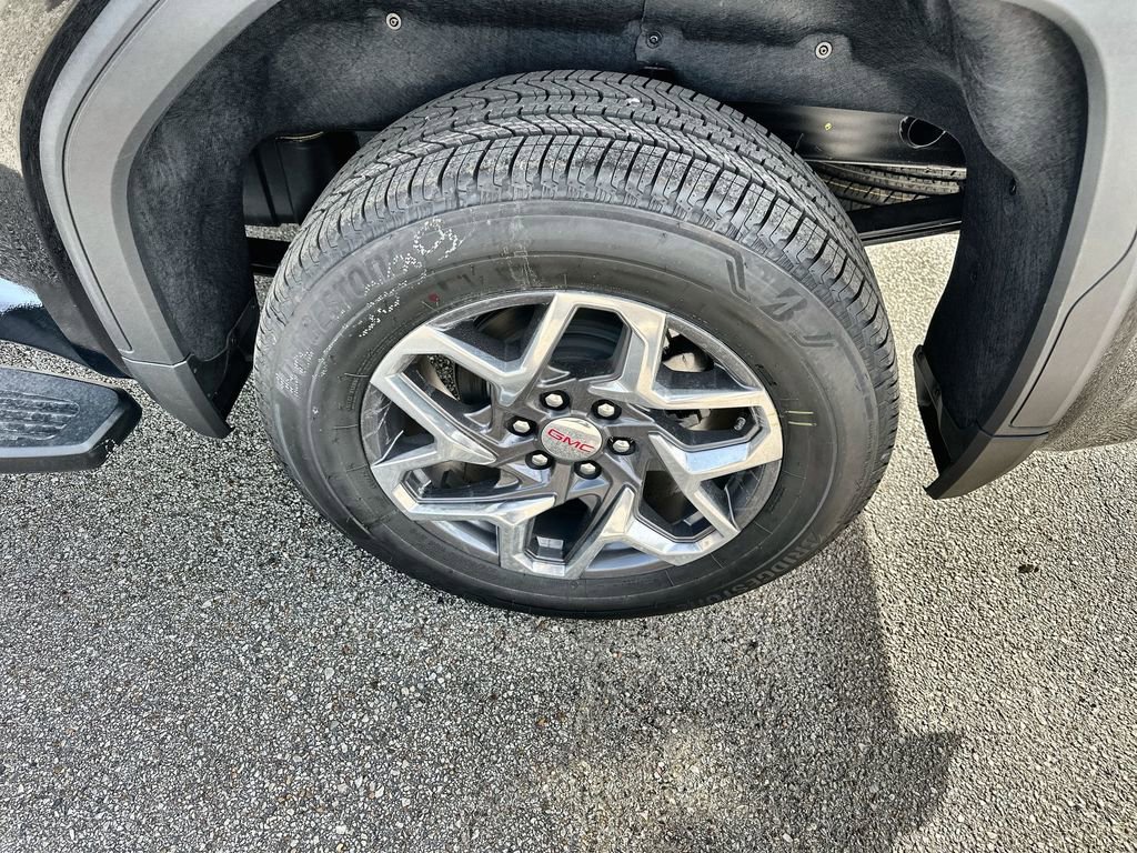 New 2026 GMC Sierra 1500 SLT image 12