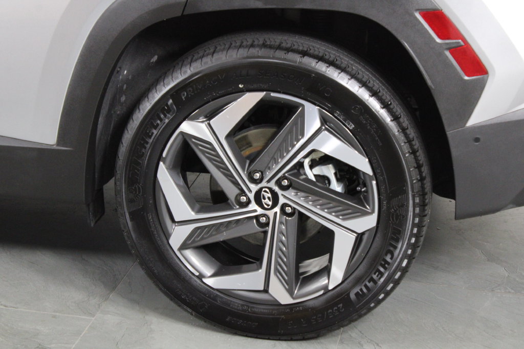 Certified 2022 Hyundai Tucson Limited AWD/4WD image 15