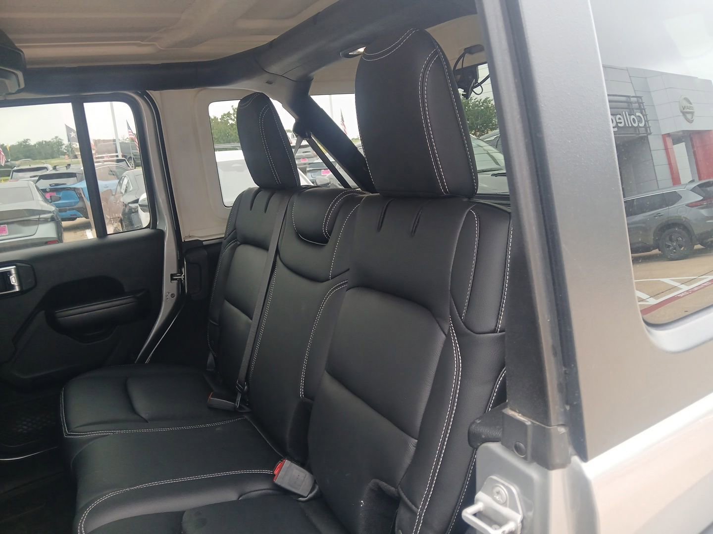 Used 2018 Jeep Wrangler Unlimited Sport S AWD/4WD image 8