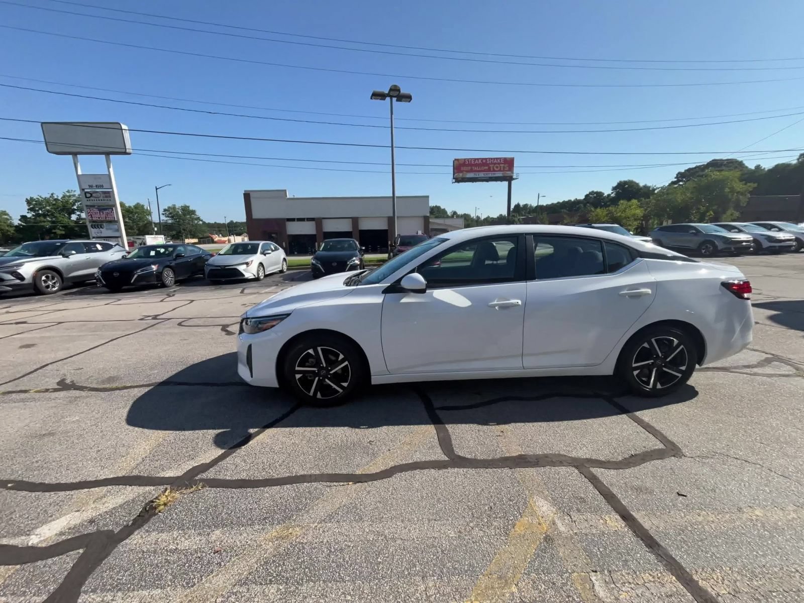 Used 2025 Nissan Sentra SV FWD image 15