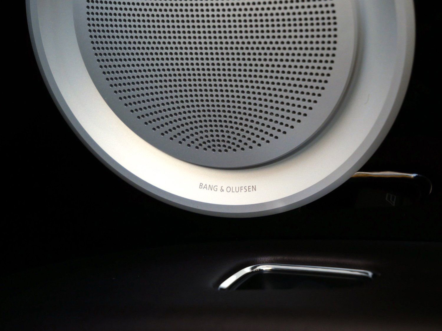 Used 2023 Aston Martin DB11 Coupe image 20