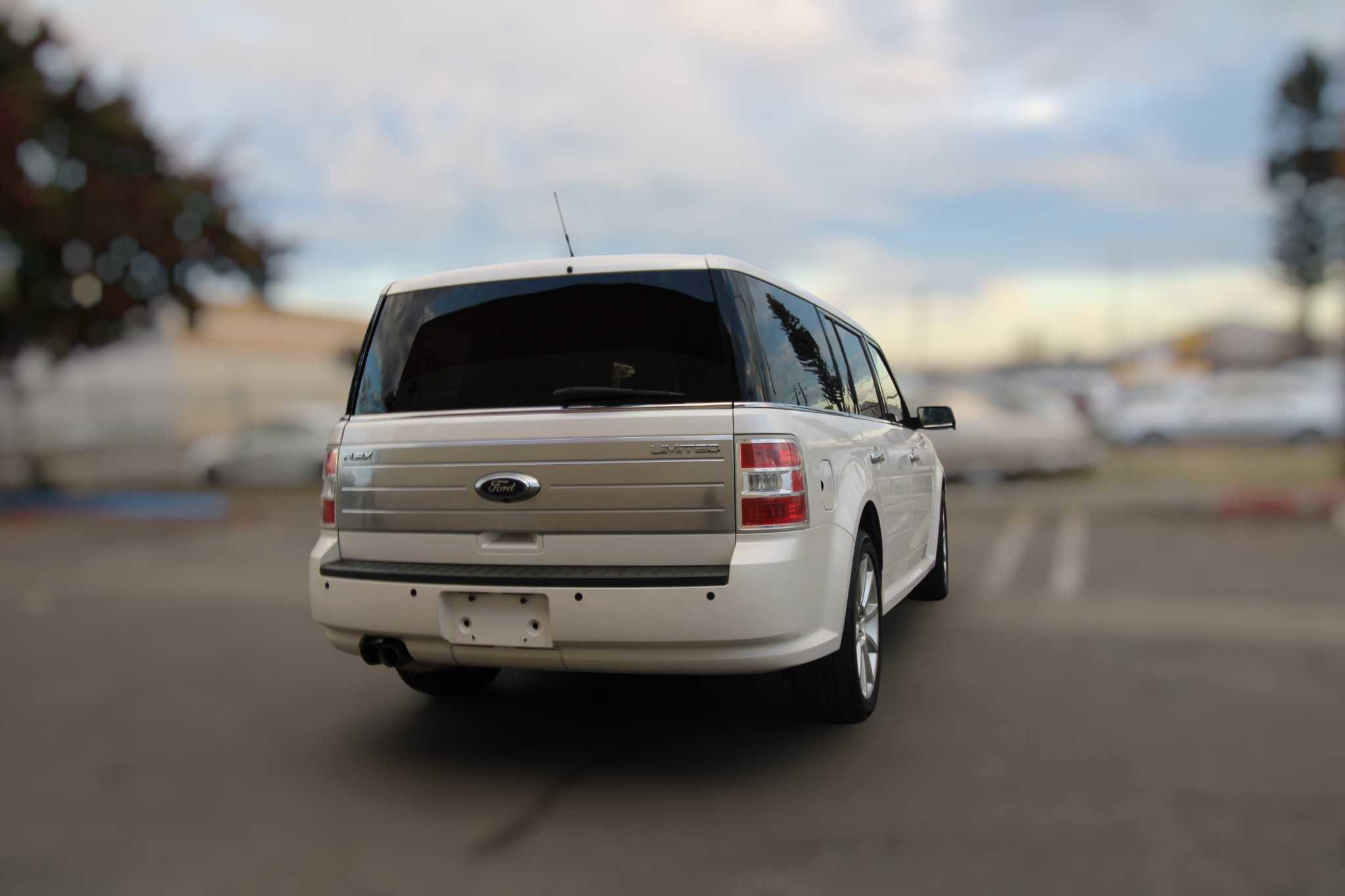 Used 2010 Ford Flex Limited image 6