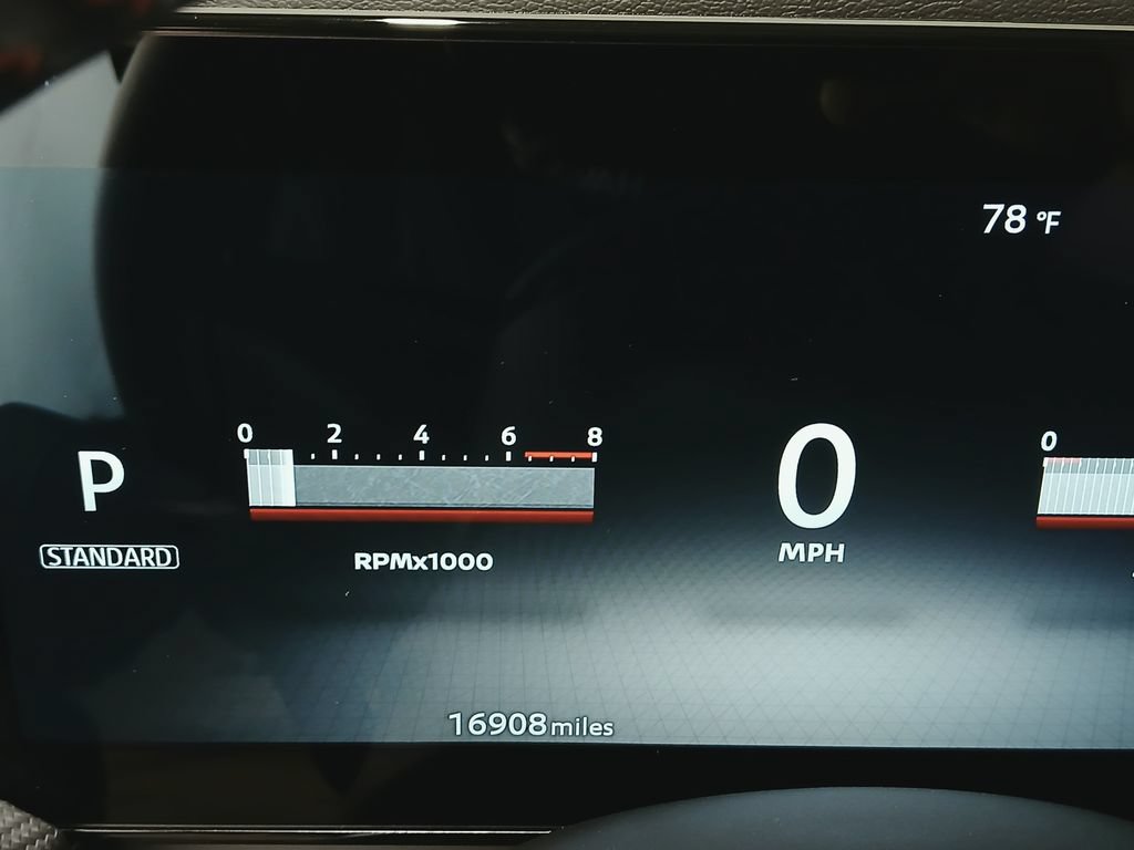 Used 2025 Nissan Kicks SR w/ SR Premium Package AWD/4WD image 30
