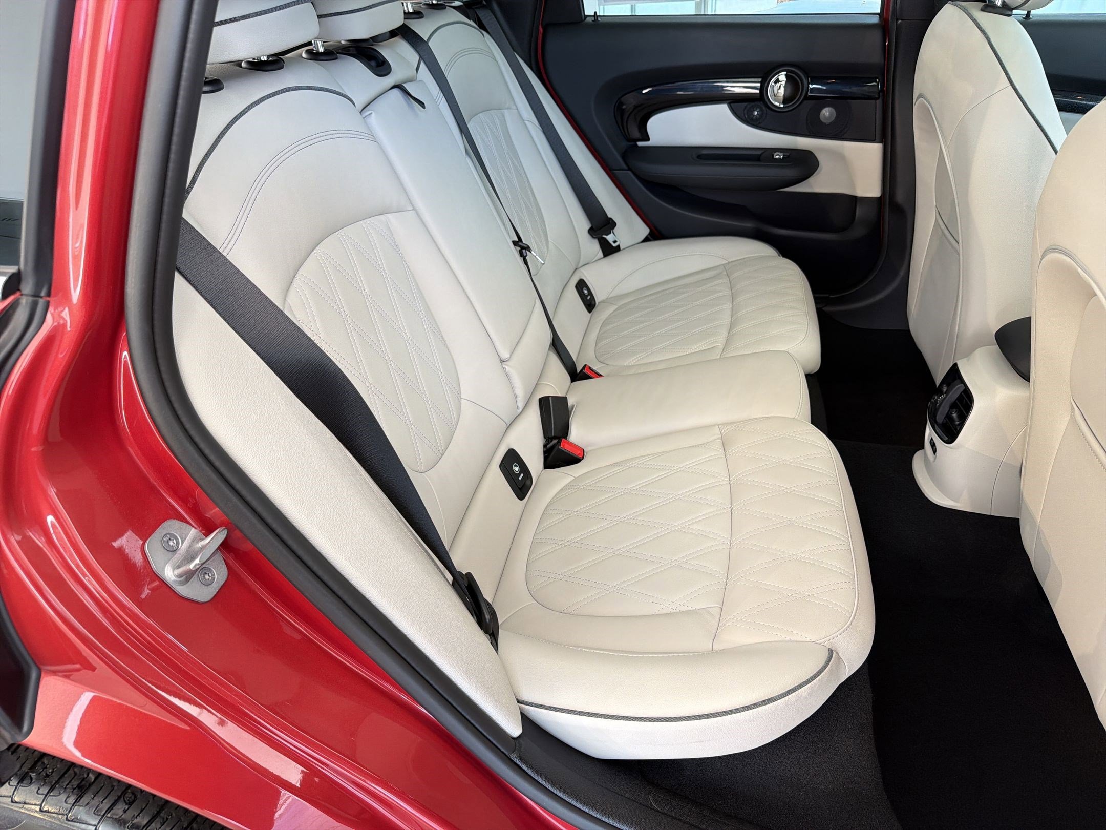 Certified 2024 MINI Cooper Clubman S AWD/4WD image 30