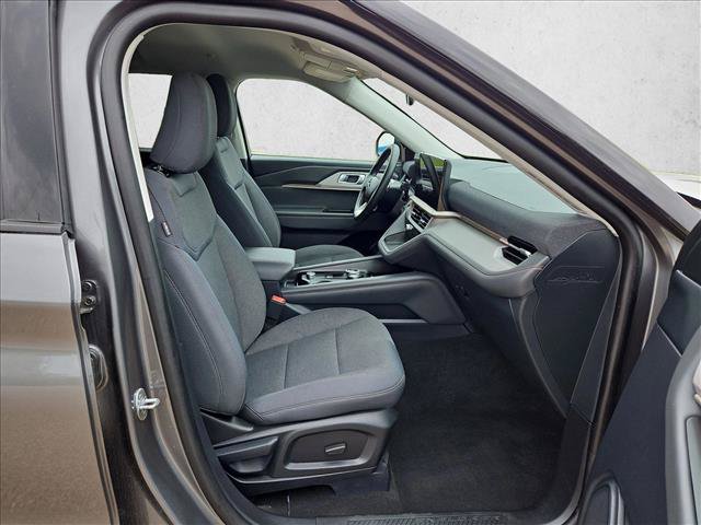 Used 2025 Ford Explorer Active AWD/4WD image 22