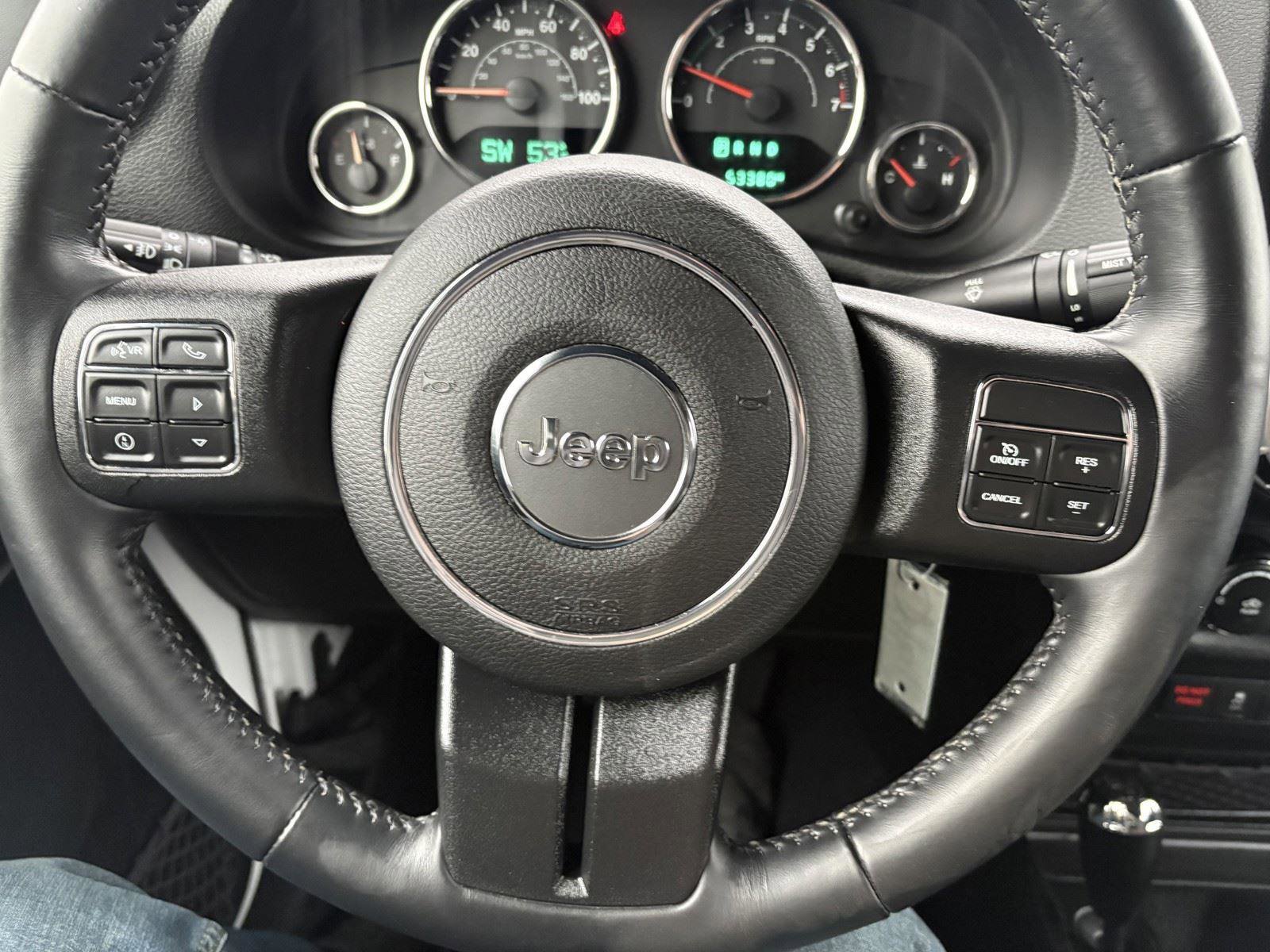 Used 2018 Jeep Wrangler Unlimited Rubicon w/ Connectivity Group image 17