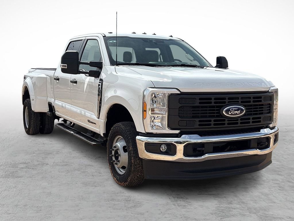 Used 2025 Ford F350 XLT AWD/4WD image 1