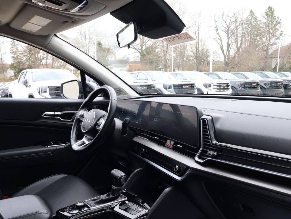 Used 2025 Kia Sportage EX w/ Premium Package image 36