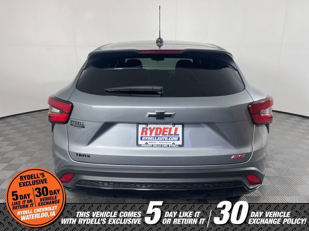 Certified 2025 Chevrolet Trax RS w/ Driver Confidence Package image 6