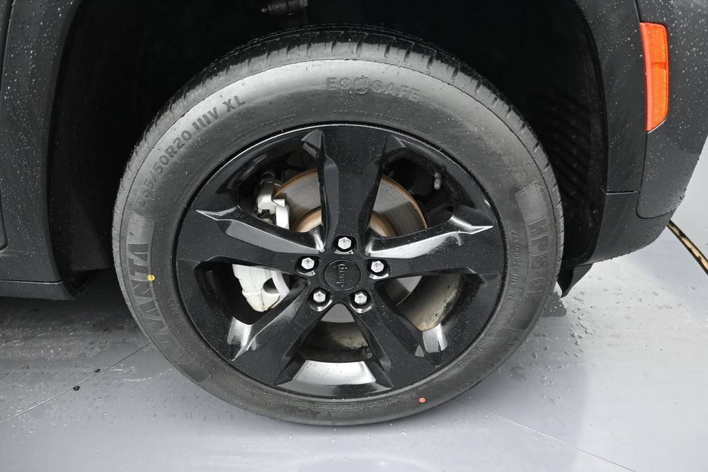 Used 2024 Jeep Grand Cherokee Limited w/ Black Appearance Package AWD/4WD image 9